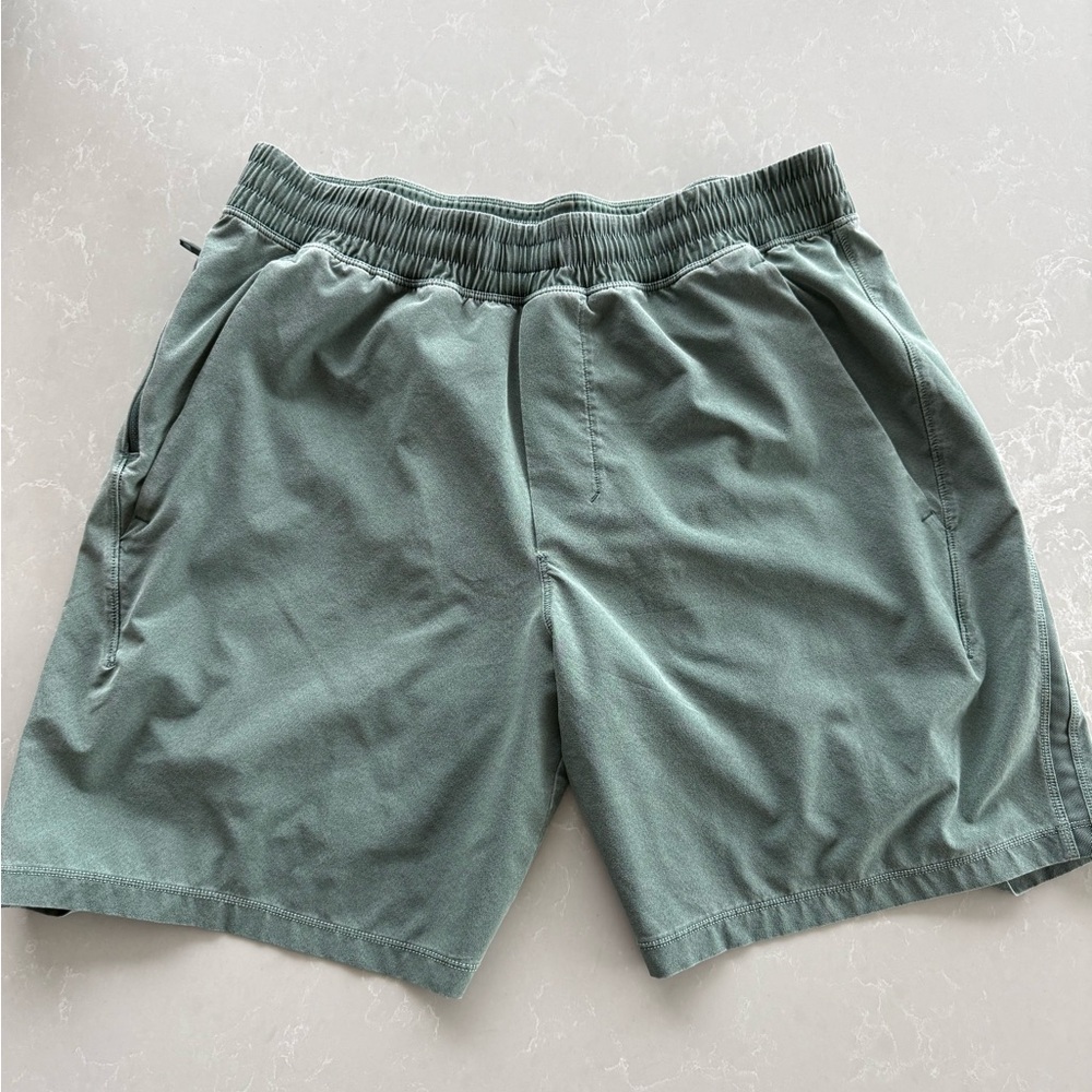 Lululemon Pace Breaker shorts - Dusty Green